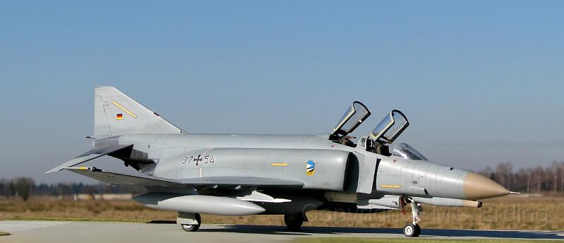 F-4F-RE-32.JPG
